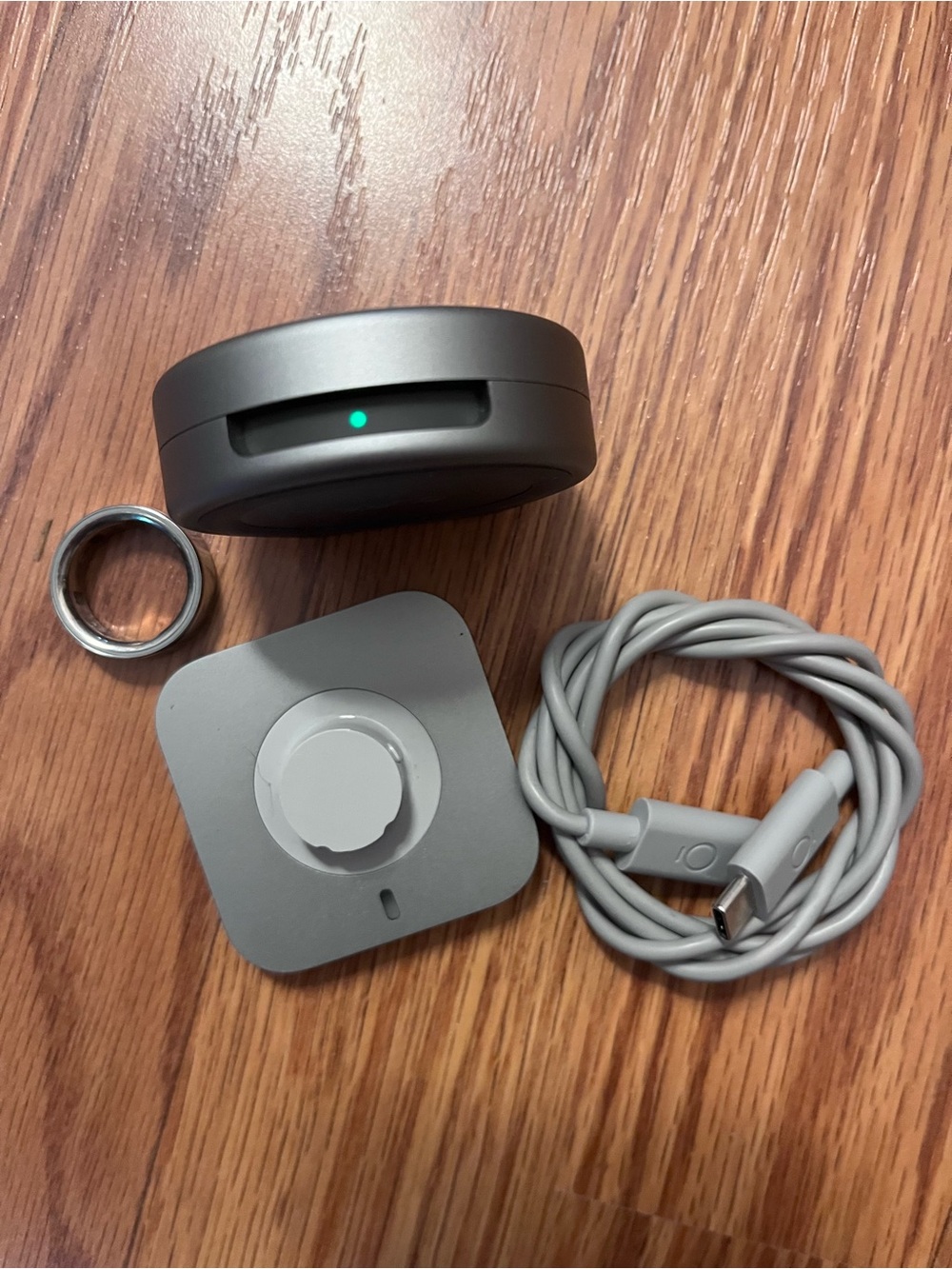 Oura Ring with charger & portable charging case
